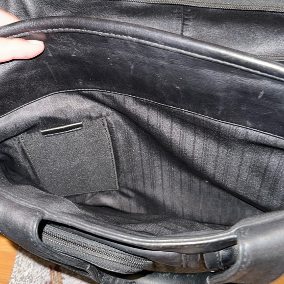 Tumi 96141DH Soft Black Leather Laptop Bag with Strap - Picture 11 of 15